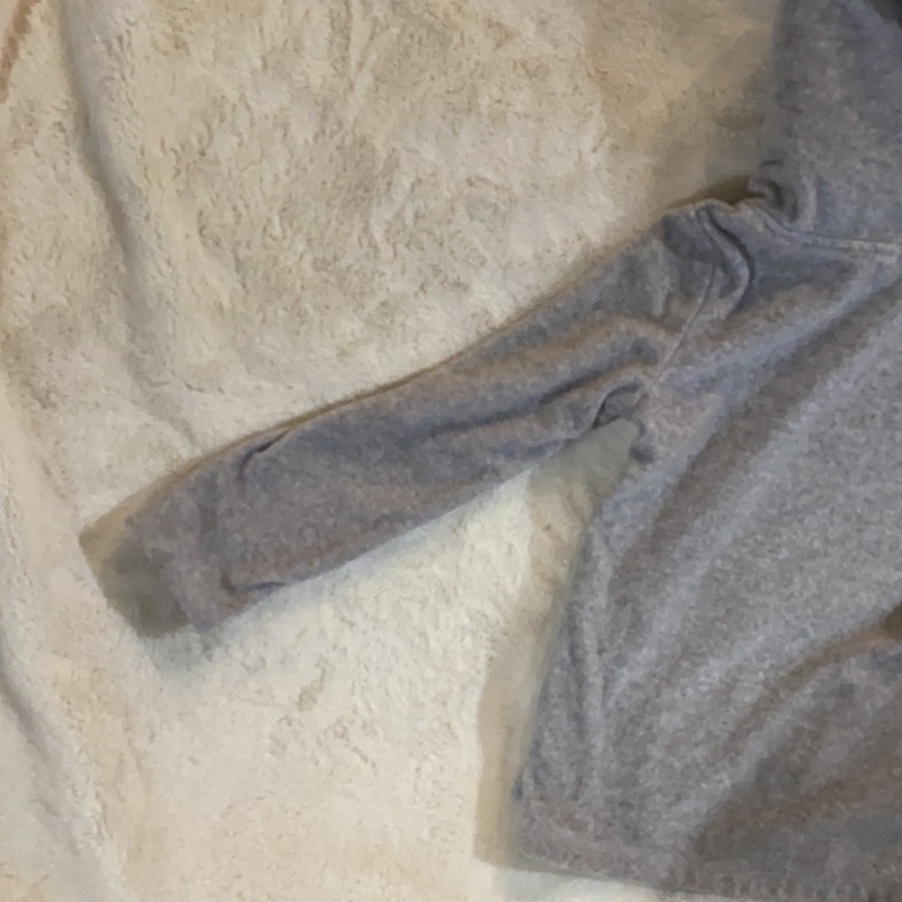 Carter’s pullover - Picture 12 of 12